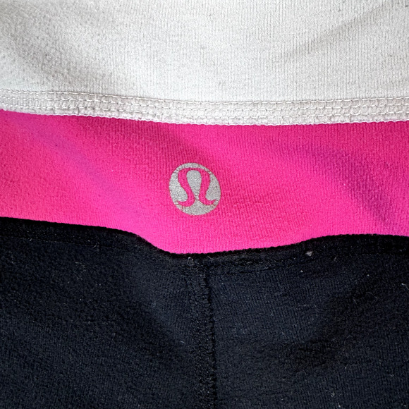 Lululemon Gather & Crow Crop Woman's Black Stretch Yoga Leggings NO SIZE DOT - Picture 7 of 8